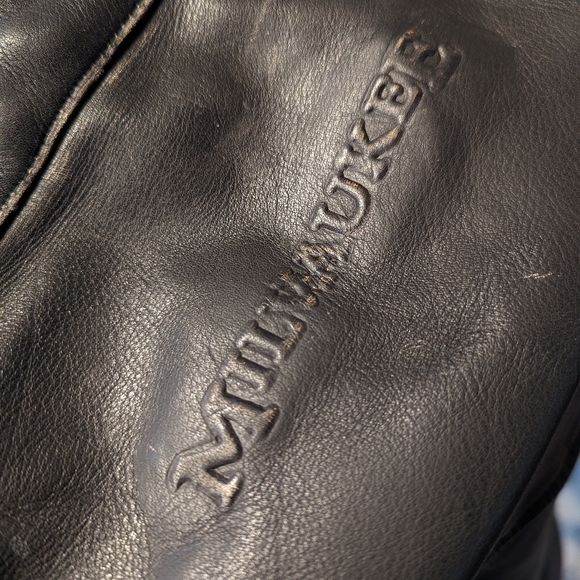 Milwaukee genuine Leather motorcycle jacket - Picture 6 of 10